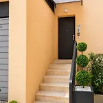 Holiday home Stylish 8-bed Near Duomo Ideal For Groups Families With Terrace Garden Parking *