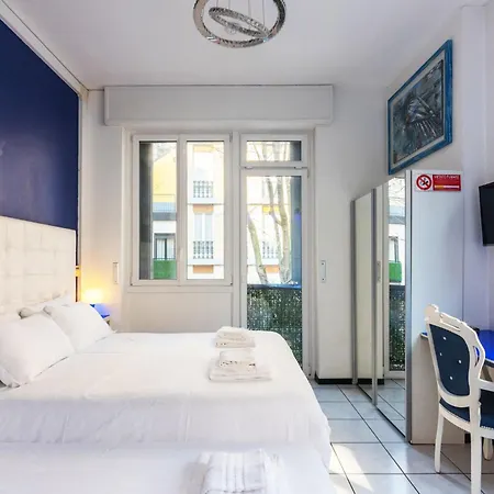 Duomo Luxury House, Terrace, Park, 8 Bed, Garden View Holiday home Milan